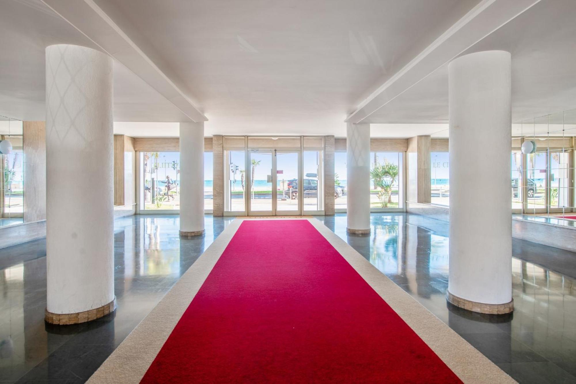 Le Balcon Sur La Baie - Welkeys Apartment Cagnes-sur-Mer Exterior photo