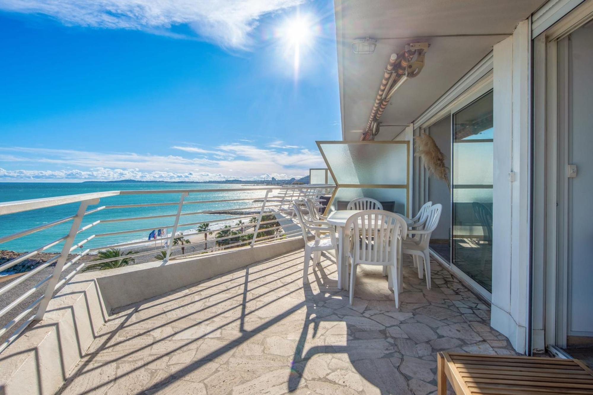 Le Balcon Sur La Baie - Welkeys Apartment Cagnes-sur-Mer Exterior photo